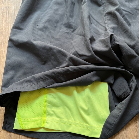 Nike Dri-Fit Lined Shorts - Large - Picture 2 of 4